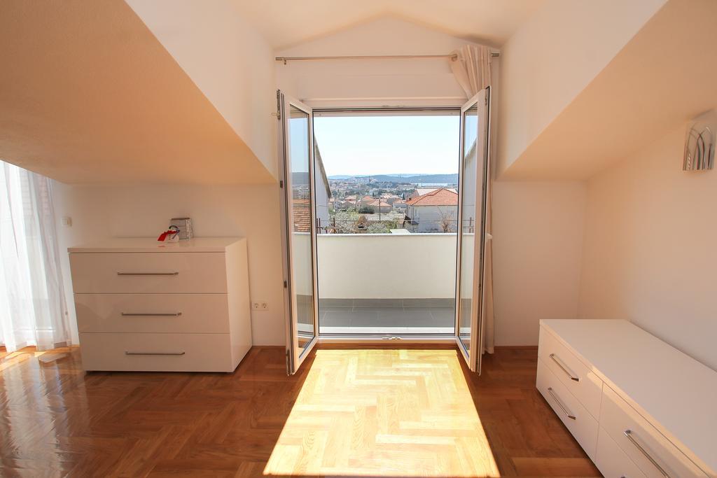 Apartman Dominik Трогир Экстерьер фото